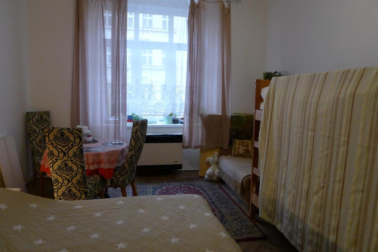 Cozy Modest Room For 2 Or 3 Persons Prague Ngoại thất bức ảnh