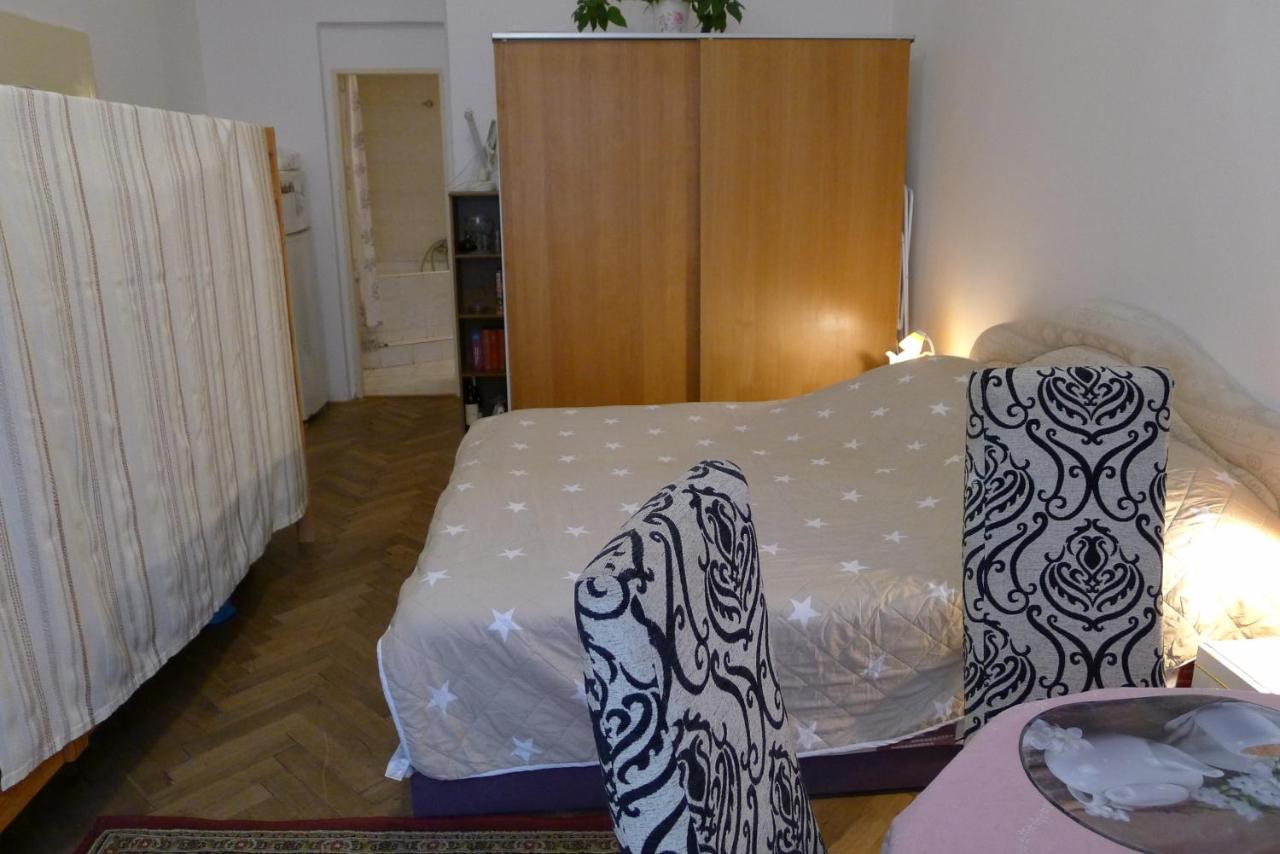 Cozy Modest Room For 2 Or 3 Persons Prague Ngoại thất bức ảnh